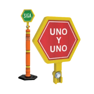 La zona escolar señal es útil para indicar instrucciones mediante sus paletas, así como contener vehículos o multitudes al unir varios hitos